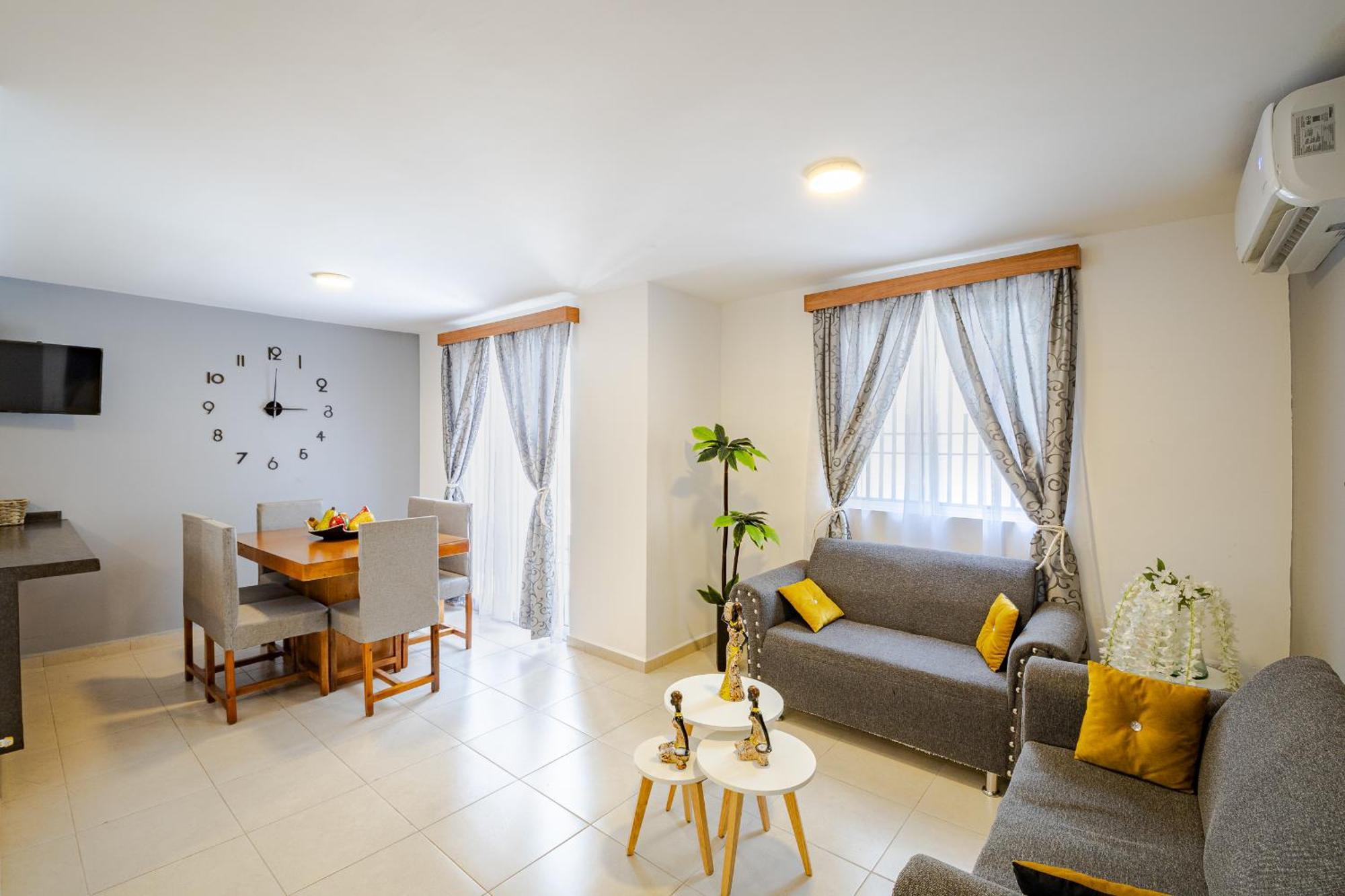 Estrena Casa A Minutos Del Aeropuerto Holiday home Monterrey